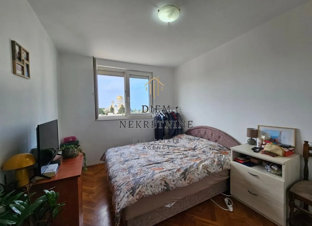 Prodaja, trosoban stan, 112m², Centar, Bar