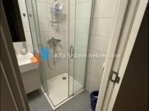 Izdavanje, trosoban stan, 73m², Vračar Sve Podlokacije, Beograd - image 17