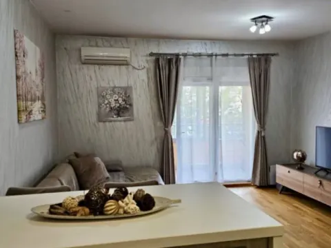 Izdavanje, jednosoban stan, 51m², City Kvart, Podgorica - image 2