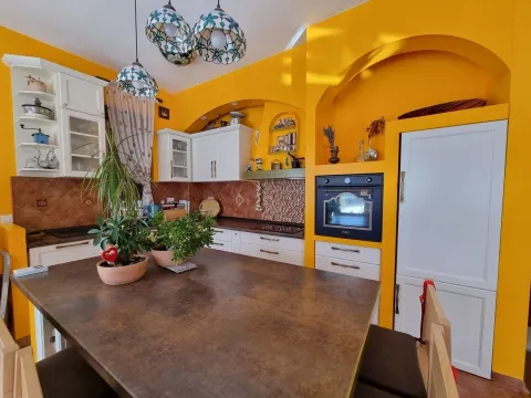 Sale, three bedroom apartment, 116m², Mažina, Tivat - image 22