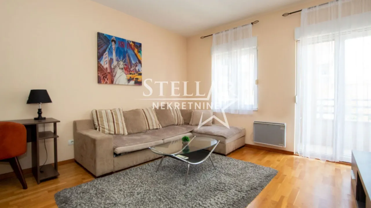Izdavanje, jednosoban stan, 51m², City Kvart, Podgorica