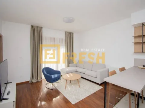 Izdavanje, trosoban stan, 120m², Master Kvart, Podgorica - image 2