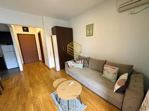 Izdavanje, garsonjera, 33m², City Kvart, Podgorica - image 2