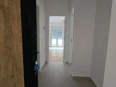 Prodaja, jednosoban stan, 45m², Pobrežje, Podgorica - image 4