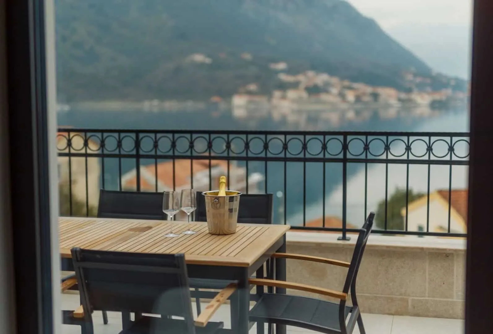 Prodaja, trosoban stan, 204m², Kotor, Crna Gora