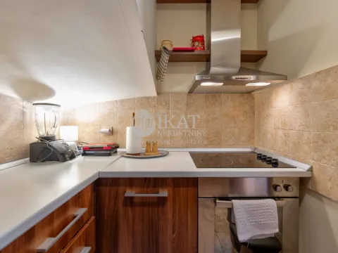 Prodaja, četvorosoban stan, 90m², 25. Maj, Zlatibor - image 5