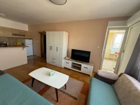 Izdavanje, jednosoban stan, 49m², Stari Aerodrom, Podgorica - image 7