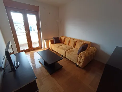 Izdavanje, jednosoban stan, 52m², Preko Morače, Podgorica - image 2