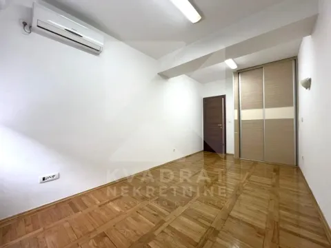 Izdavanje, dvosoban stan, 82m², City Kvart, Podgorica - image 4