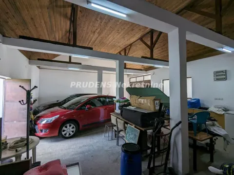 Sale, house, 220m², Zemun Ugrinovci, Zemun Sve Podlokacije - image 18