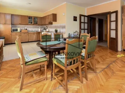 Sale, house, 495m², Begeč, Novi Sad Sve Podlokacije - image 2