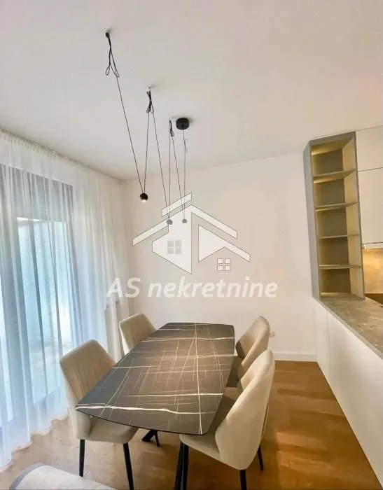 Rent, three bedroom apartment, 60m², Vračar Sve Podlokacije, Beograd