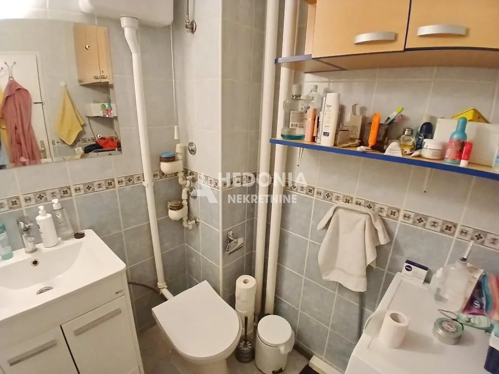 Prodaja, dvosoban stan, 64m², Zemun Meandri, Zemun Sve Podlokacije
