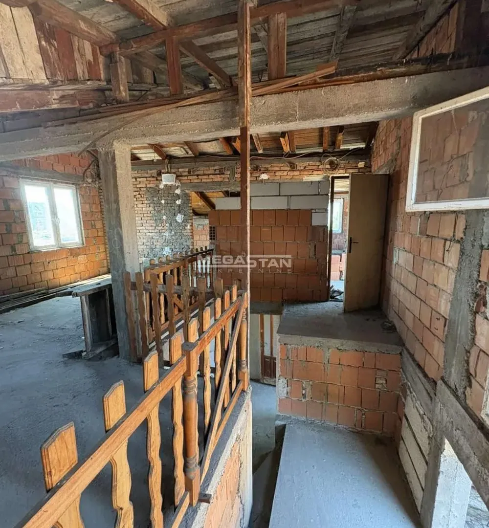 Prodaja, kuća, 414m², Mali Mokri Lug, Zvezdara Sve Podlokacije