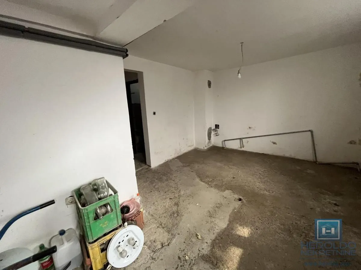 Prodaja, kuća, 400m², Centar, Jagodina