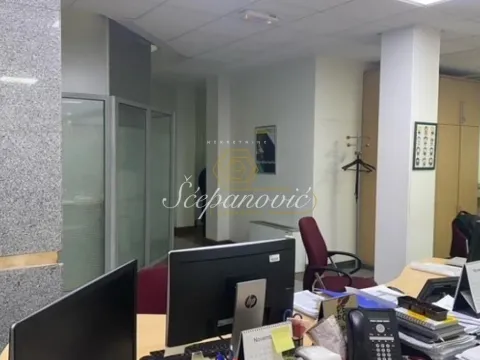 Izdavanje, poslovni prostor, 353m², Bulevar Oslobodjenja, Novi Sad Sve Podlokacije - image 6