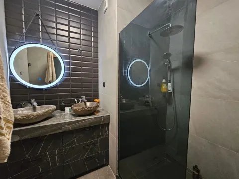 Sale, one bedroom apartment, 170m², Budva, Crna Gora - image 17