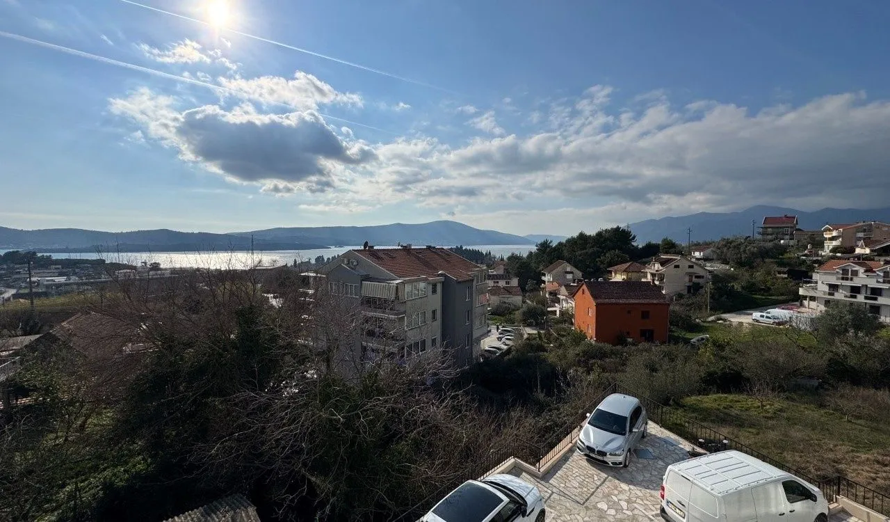Prodaja, dvosoban stan, 76m², Tivat, Crna Gora