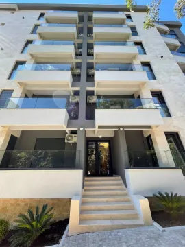 Izdavanje, jednosoban stan, 40m², Bečići, Budva - image 19