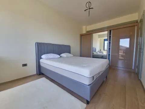 Rent, two bedroom apartment, 70m², Budva, Crna Gora - image 11