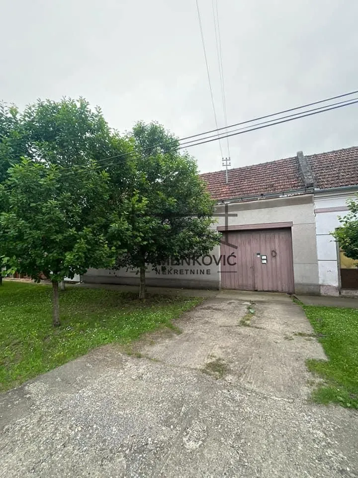 Prodaja, kuća, 277m², Bingula, Šid