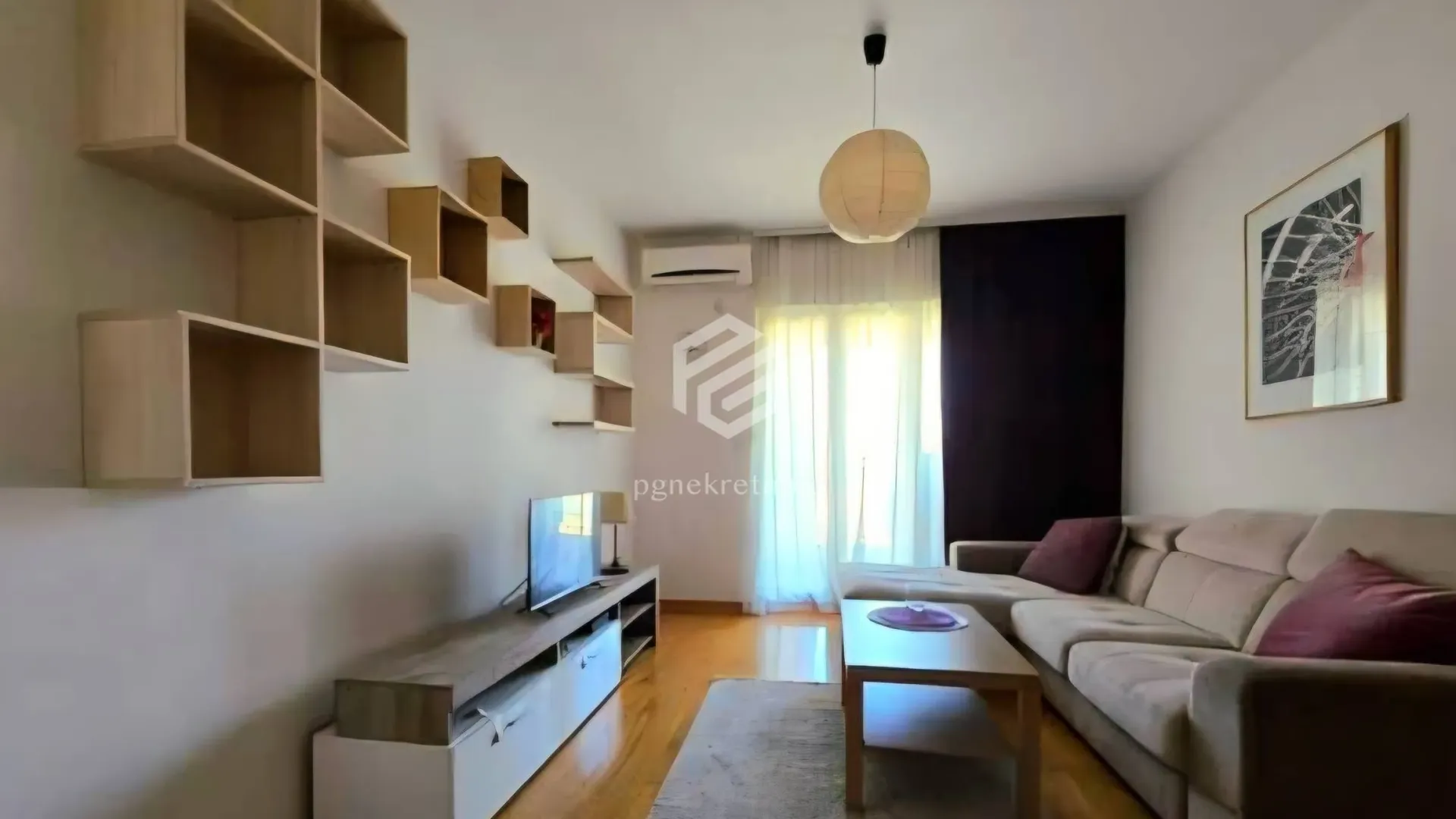 Izdavanje, jednosoban stan, 46m², Blok 6, Podgorica