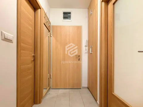 Rent, one bedroom apartment, 50m², Stari Aerodrom, Podgorica - image 8