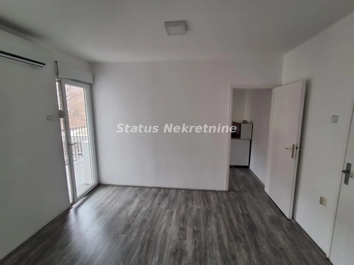 Izdavanje, dvosoban stan, 54m², Železnička Stanica, Novi Sad Sve Podlokacije