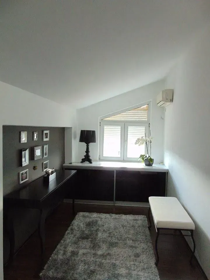 Rent, two bedroom apartment, 82m², Centar, Podgorica