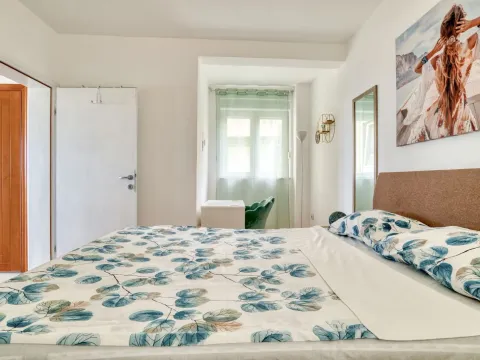 Izdavanje, jednosoban stan, 44m², Petrovac, Budva - image 13