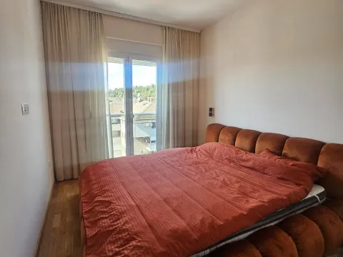 Prodaja, dvosoban stan, 70m², Pobrežje, Podgorica - image 10
