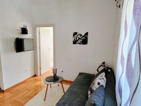 Rent, two bedroom apartment, 70m², Maslinjak, Budva - image 1