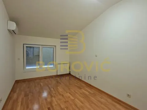 Rent, three bedroom apartment, 130m², Savski Venac, Beograd - image 5