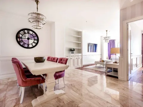 Izdavanje, jednosoban stan, 77m², Centar, Budva - image 8