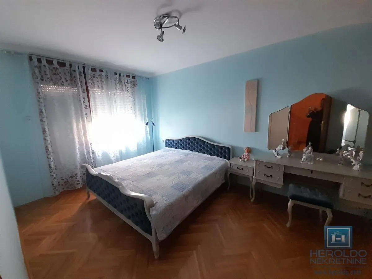 Sale, house, 180m², Centar, Ćuprija