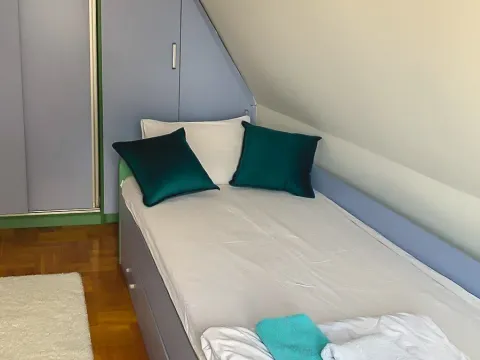 Izdavanje, trosoban stan, 120m², Centar, Podgorica - image 11