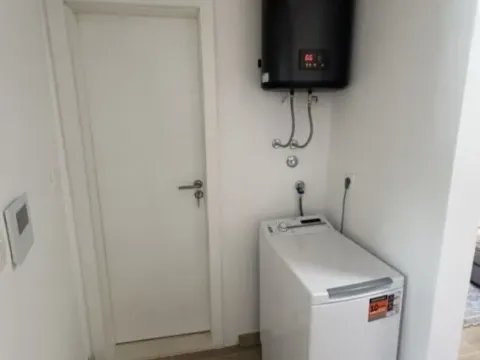 Izdavanje, garsonjera, 25m², Pod Kuk, Tivat - image 2