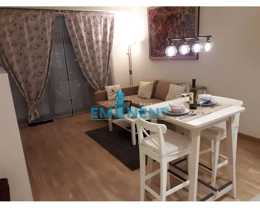 Izdavanje, dvosoban stan, 57m², Savski Venac, Beograd