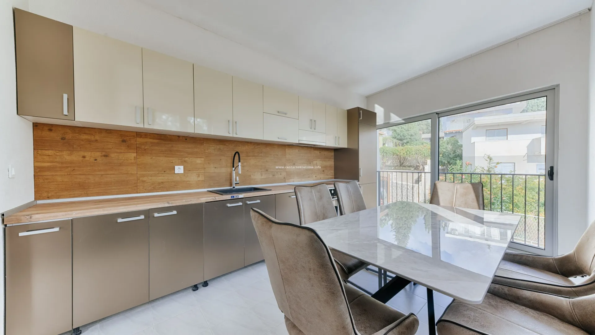 Sale, house, 250m², Utjeha, Bar