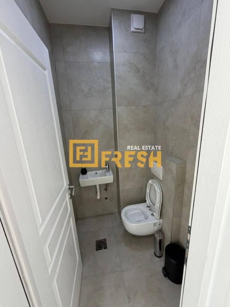 Sale, office space, 57m², Krivi Most, Podgorica