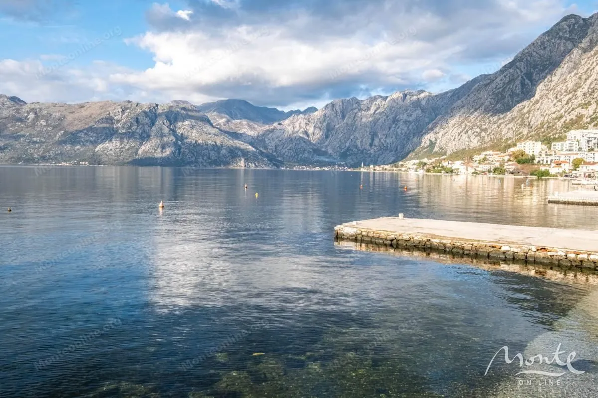 Prodaja, trosoban stan, 114m², Dobrota, Kotor