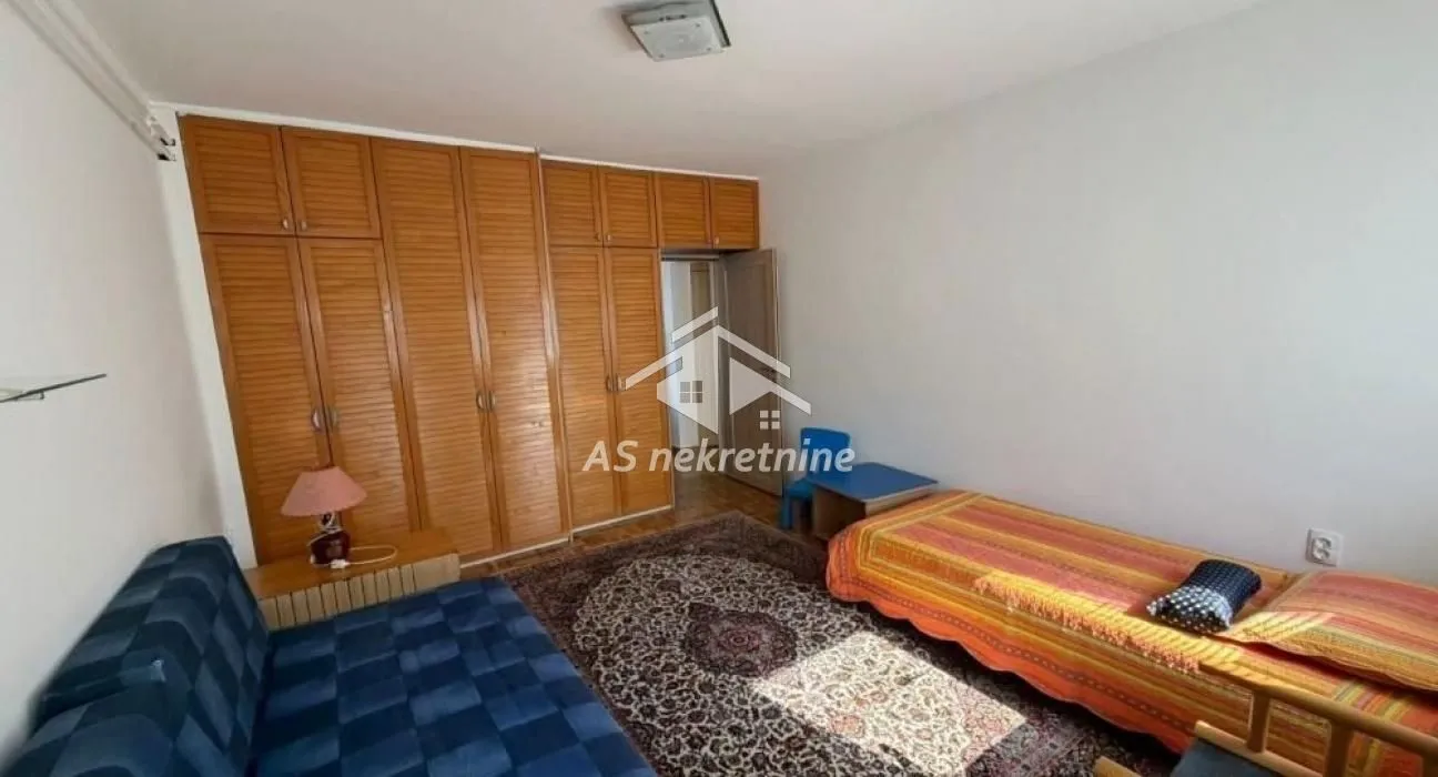 Rent, apartment, 210m², Čukarica, Beograd