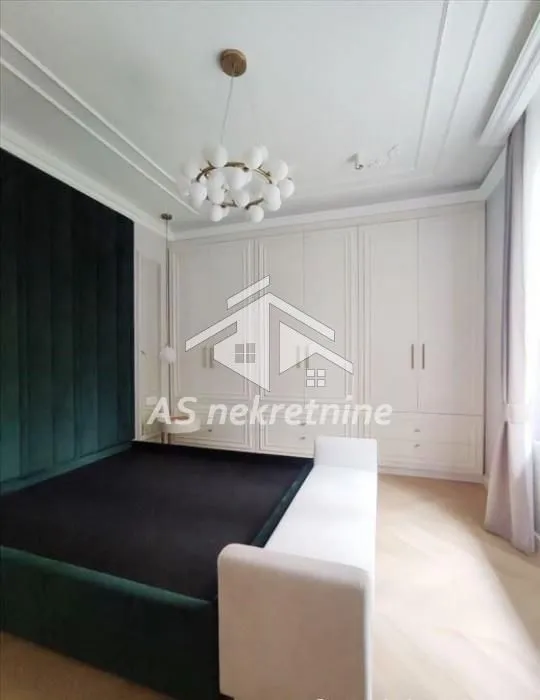 Prodaja, četvorosoban stan, 100m², Vračar Sve Podlokacije, Beograd