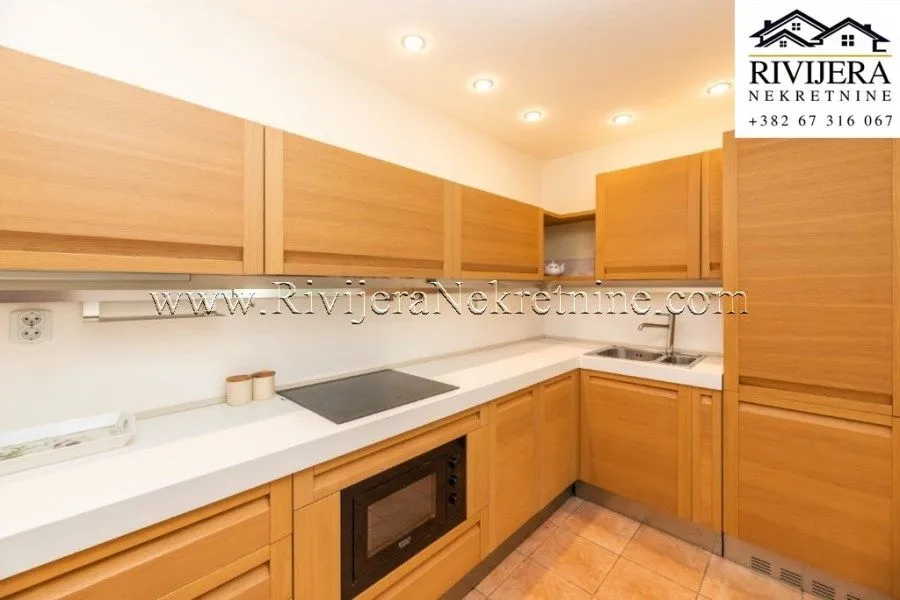 Prodaja, dvosoban stan, 80m², Đenovići, Herceg Novi