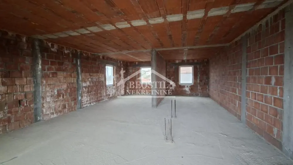 Prodaja, kuća, 260m², Veliki Mokri Lug, Zvezdara Sve Podlokacije