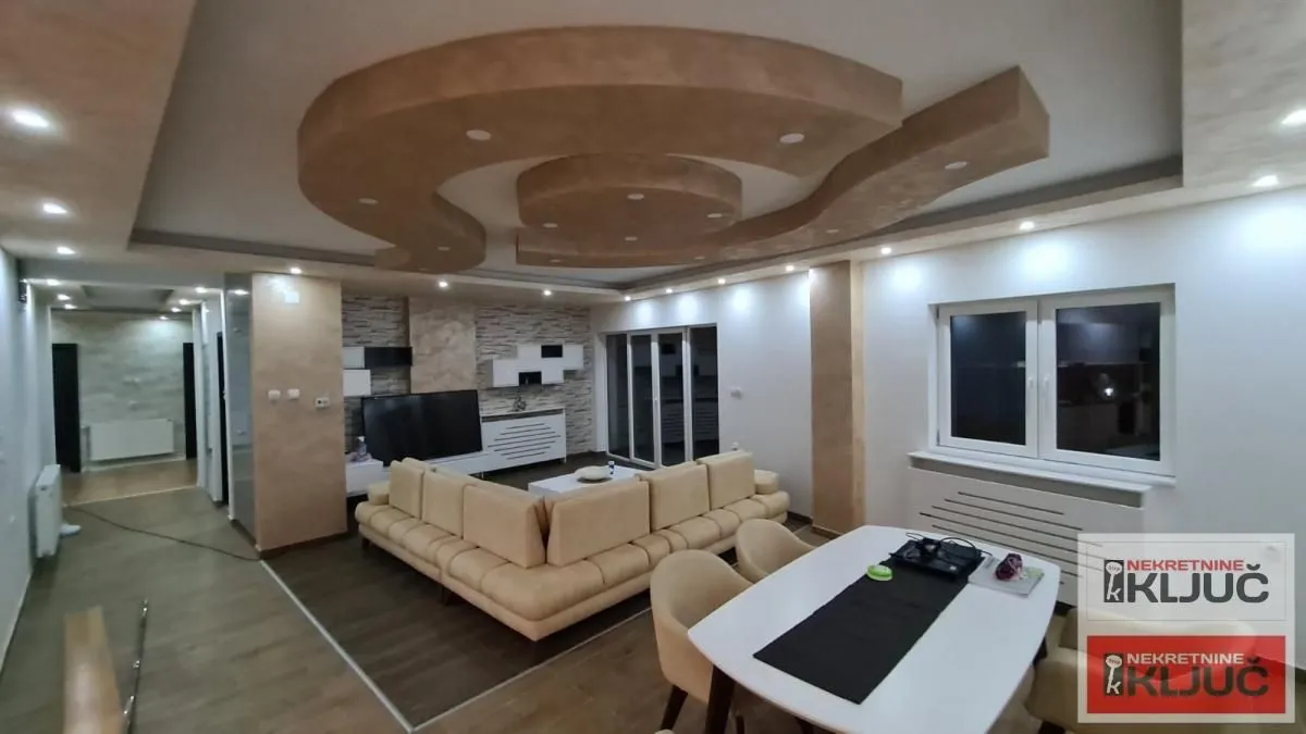 Prodaja, četvorosoban stan, 170m², Sremska Kamenica, Petrovaradin