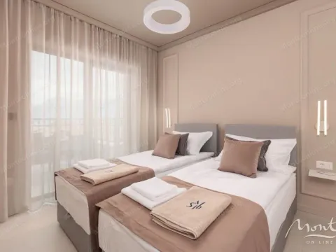 Sale, three bedroom apartment, 191m², Dobrota, Kotor - image 7