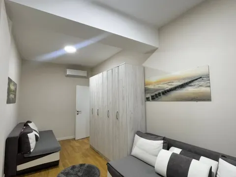 Rent, two bedroom apartment, 78m², Centar, Podgorica - image 4