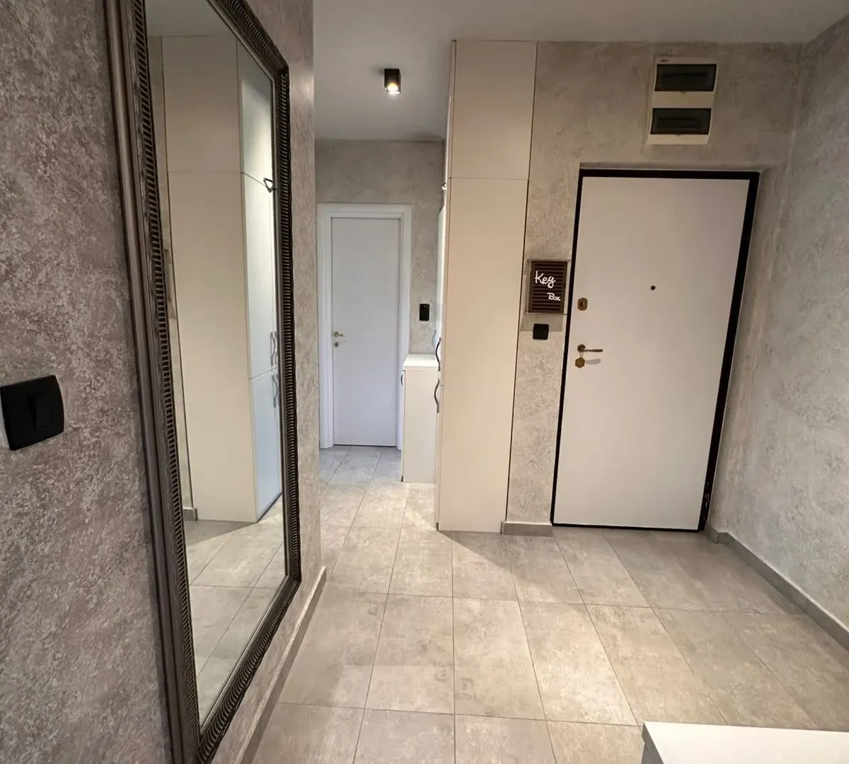 Izdavanje, dvosoban stan, 60m², Pobrežje, Podgorica
