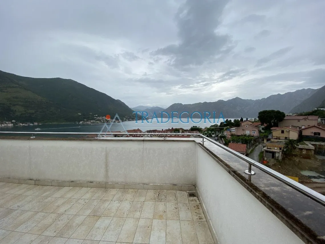 Prodaja, dvosoban stan, 120m², Dobrota, Kotor